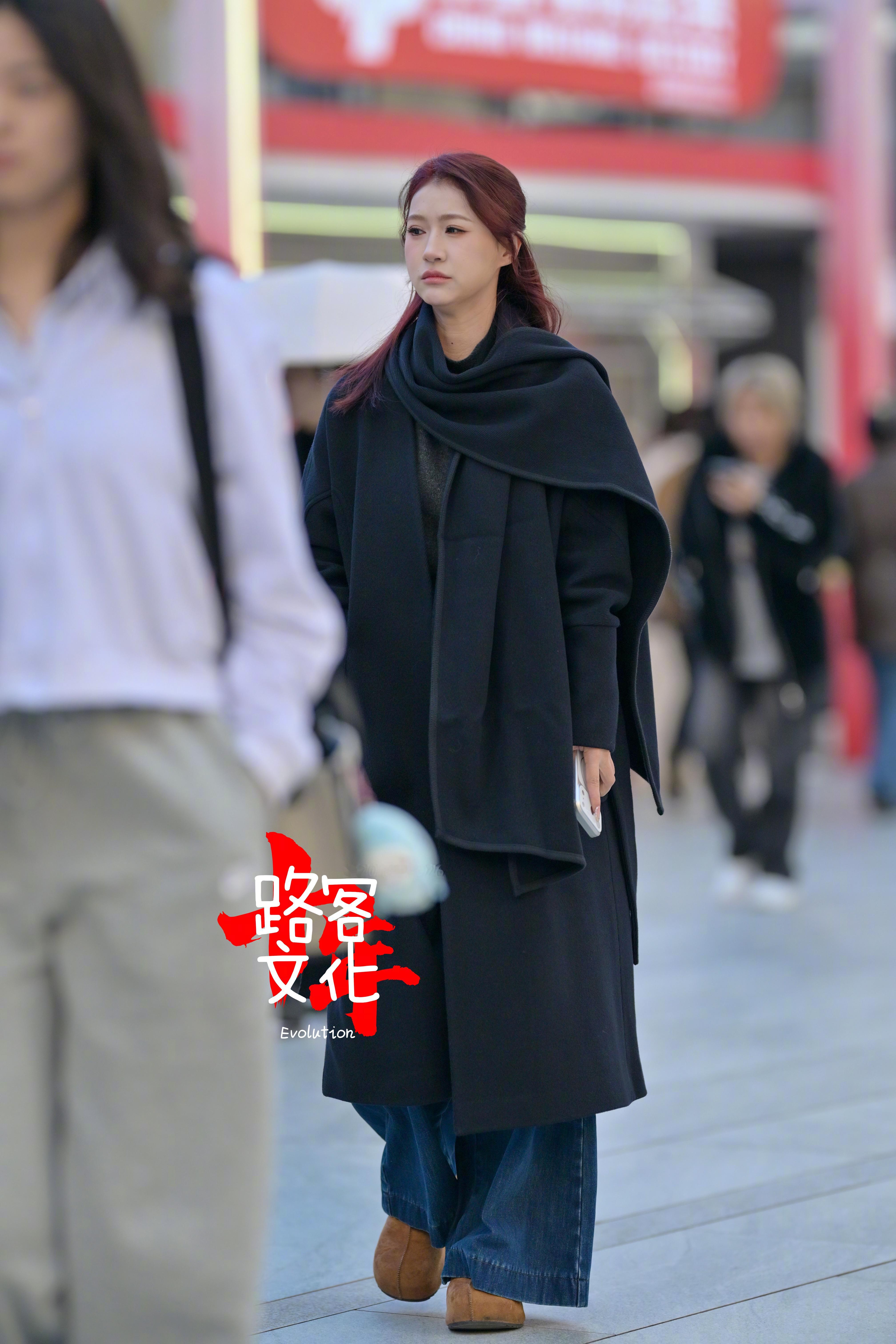 大衣会不会很重？大家是喜欢羽绒服还是大衣呢？