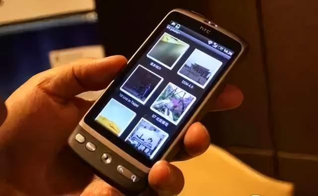 四年不换机：不是买不起，是新机给不了的清醒手里这台手机跟了我四年零三个月，不