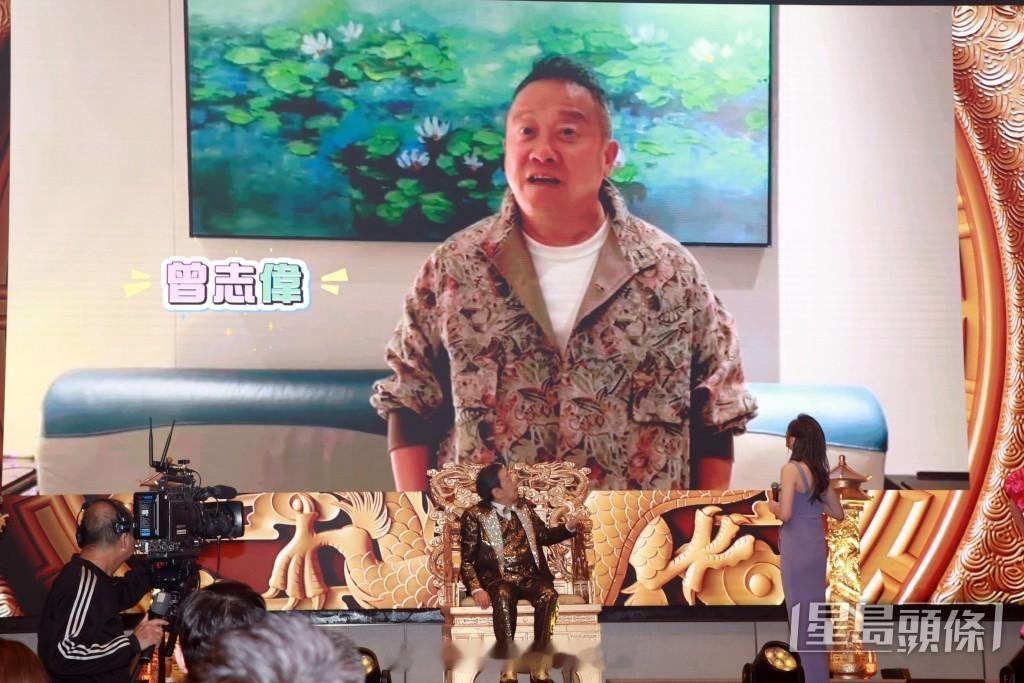 星岛：胡枫94岁高龄踏红馆开唱获申请世界纪录自爆为长者改日间演出怕观众凌晨等车