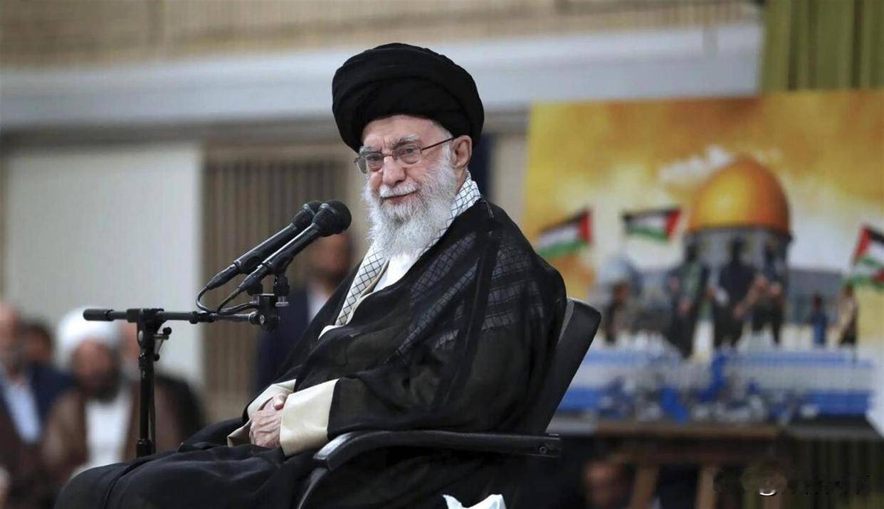 伊朗里亚尔跌成废纸，民众月薪不够买3公斤鸡肉，示威者高呼哈梅内伊下台，亲美派与军