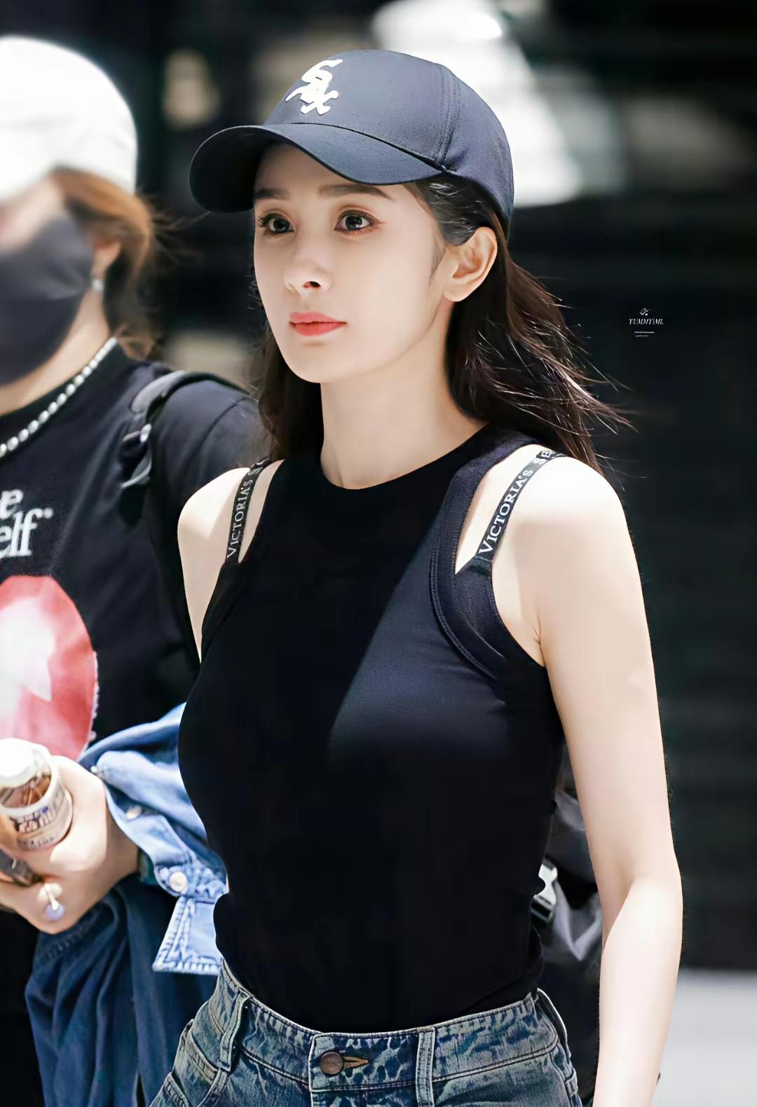 还是八零后的女星耐看，各有特点。现在一代的审美同质化太严重了