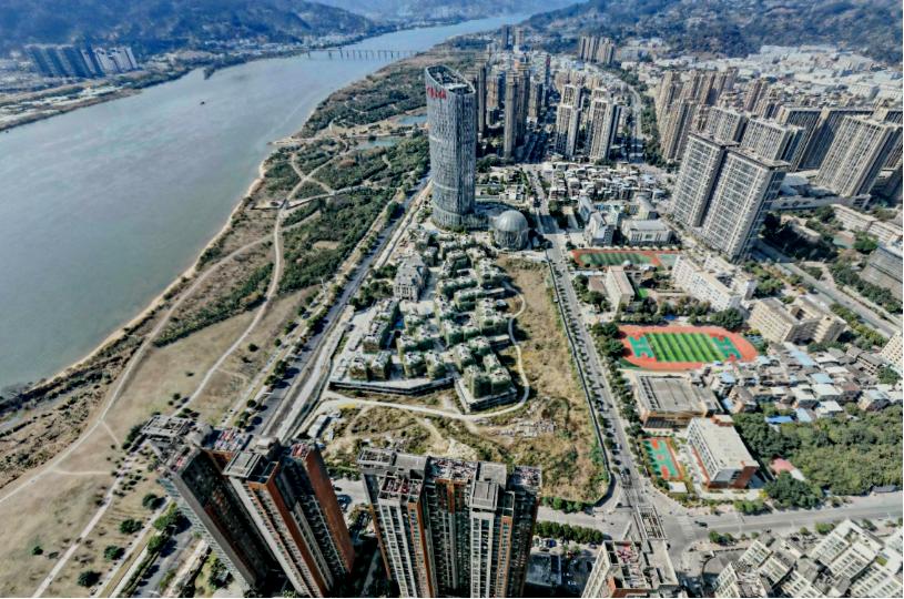 停工数年后，闽侯近百亩瞰江项目正式重启！日前，闽侯当地国企福州首邑城市建设发