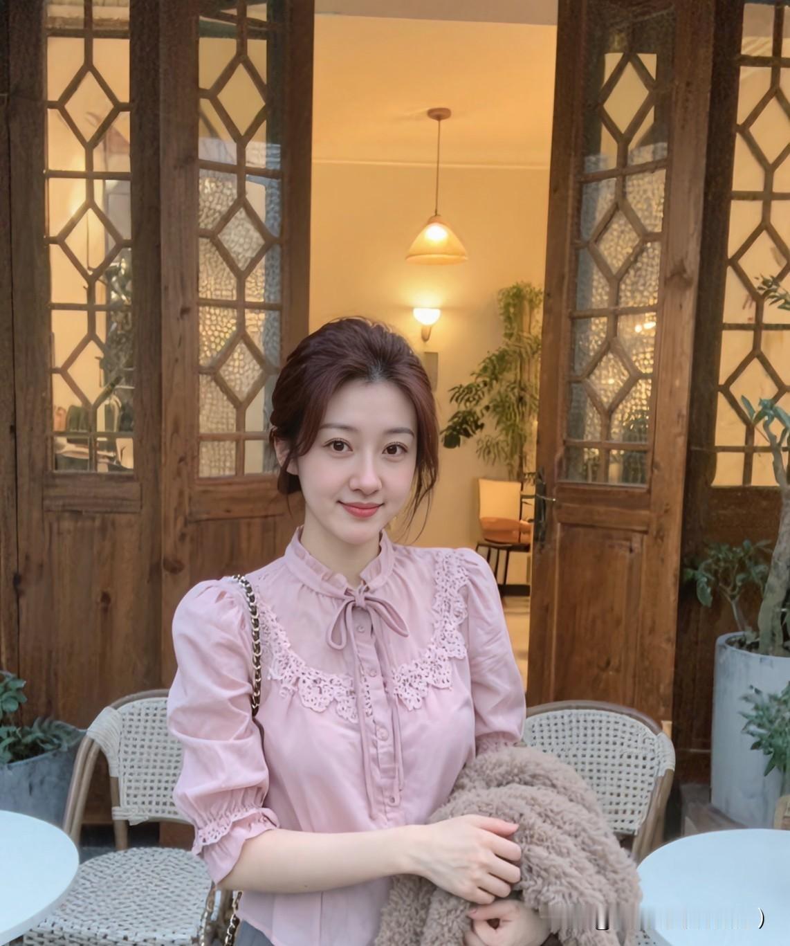 真正让男人心甘情愿定下心来的，往往是那个懂他、支持他，同时又能保持自我独立