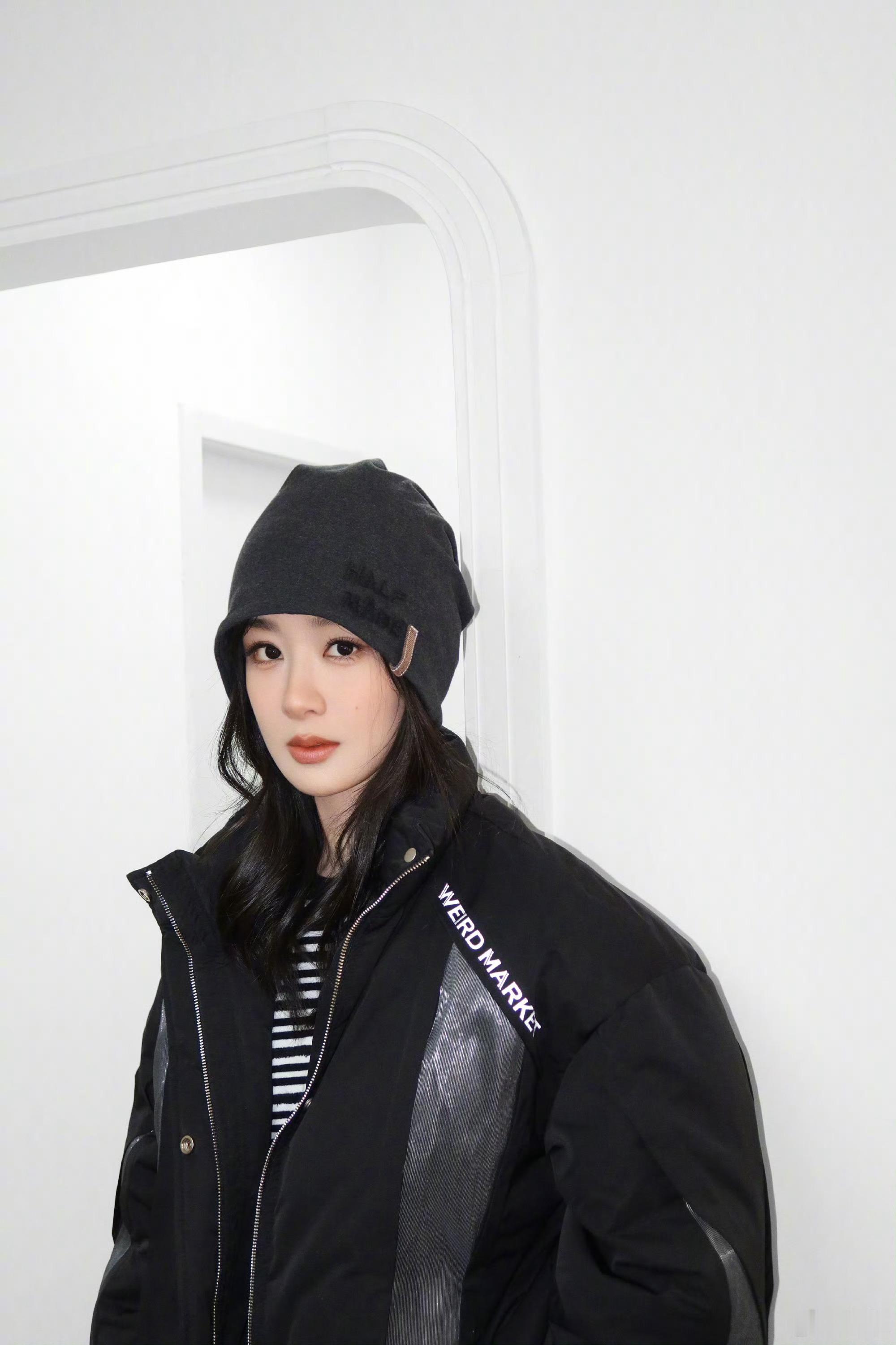 哇！！！杨紫有点is的生活营业照！！！是不是开始配音了！！！