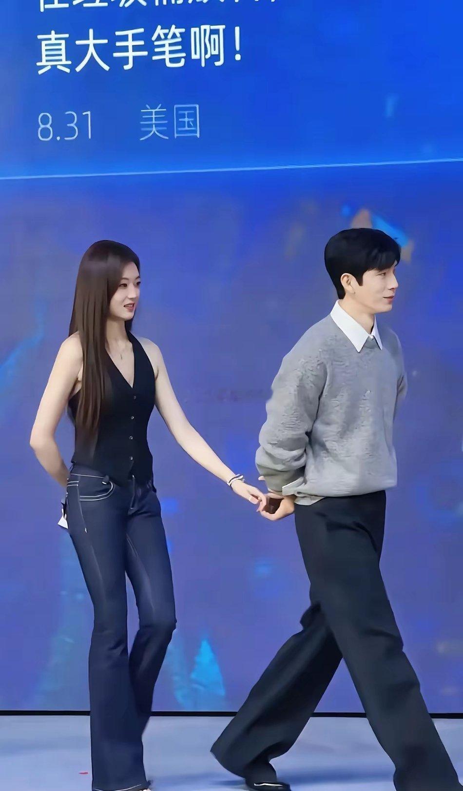 井柏然和孙芊这两人售后也太强了，手都牵上了😍😍不过井柏然也发文称：“最后一次
