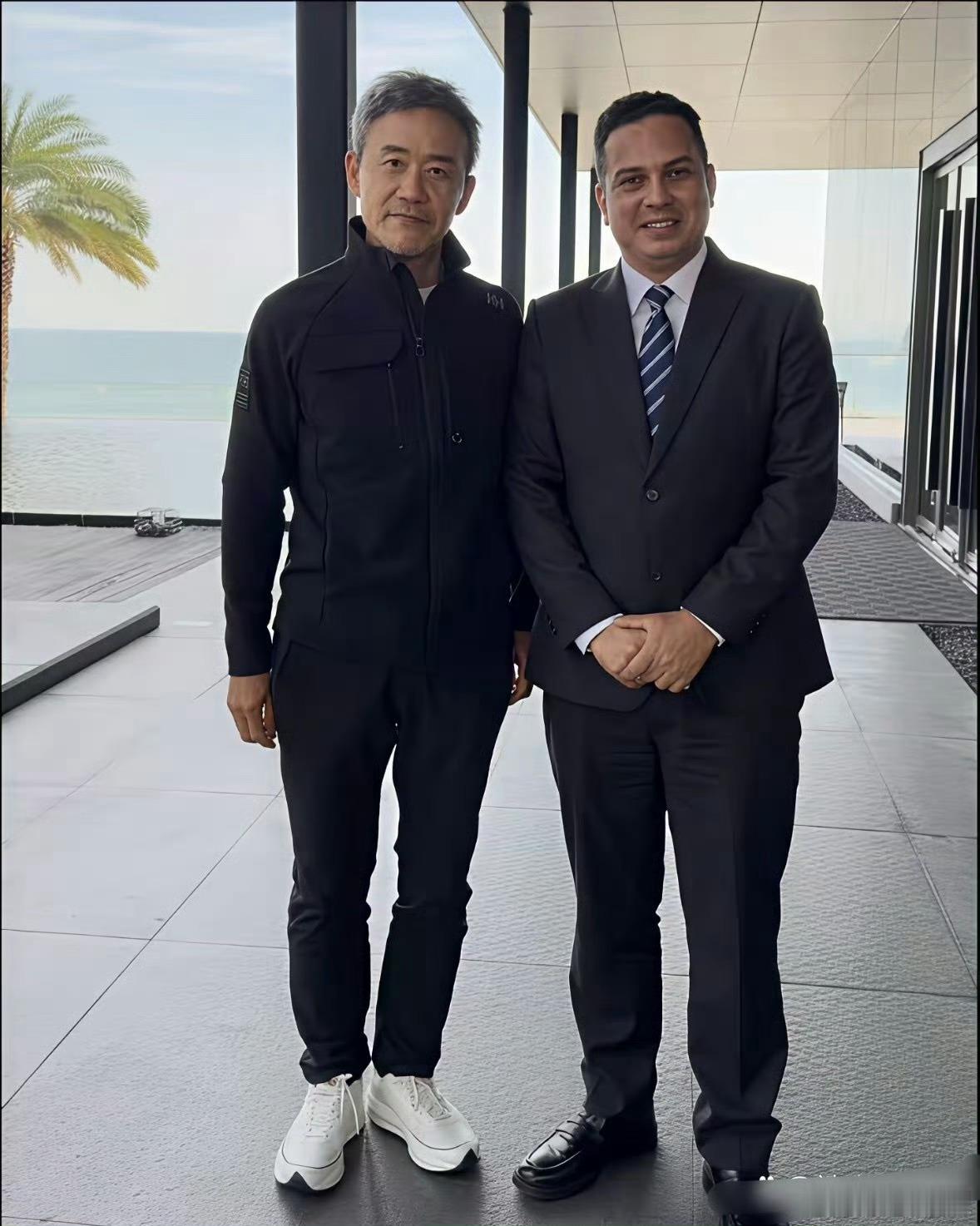 万科总裁王石的状态挺好的，这看上去哪有75，顶多就是57岁吧。