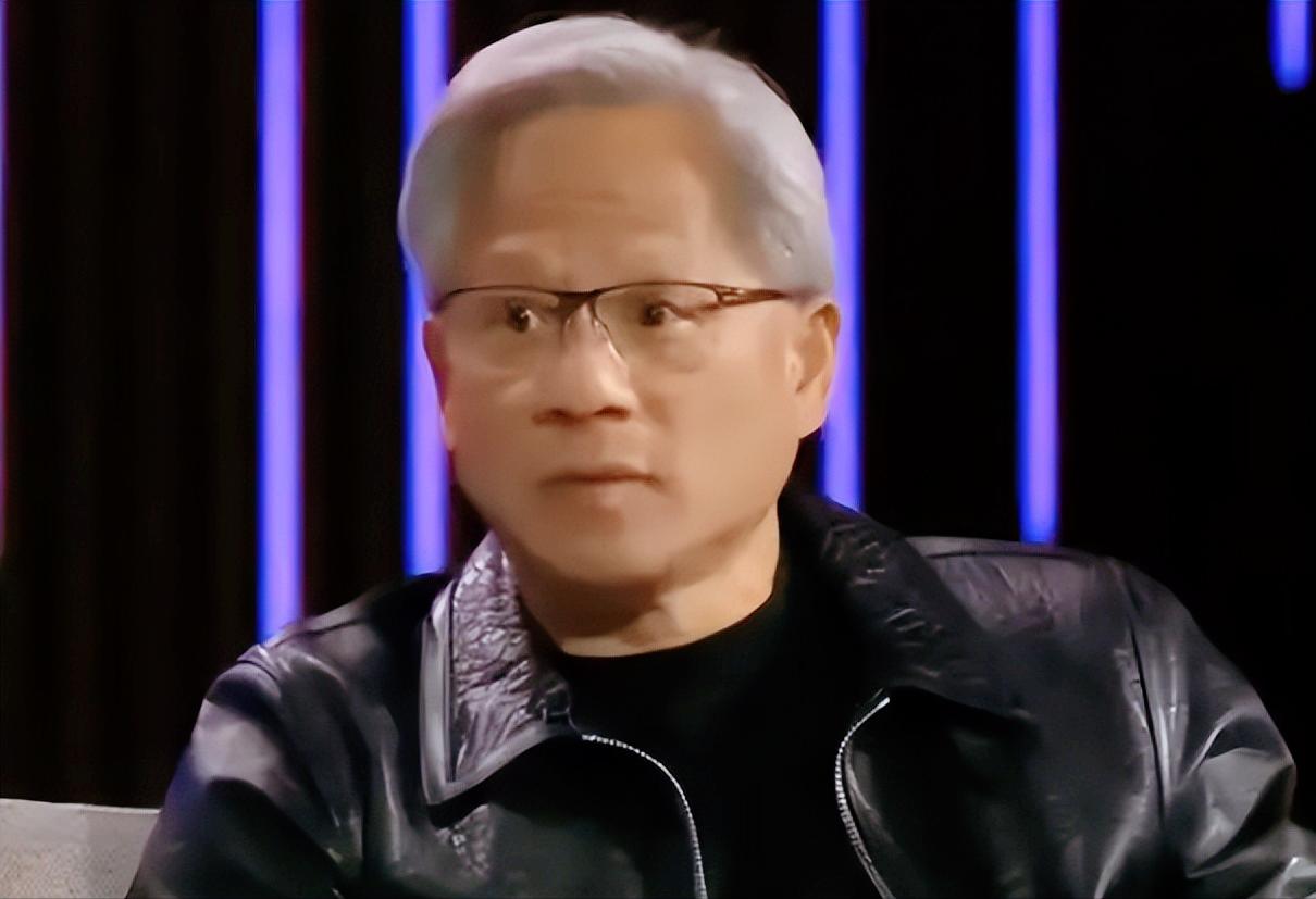 英伟达好日子要到头，前脚刚靠着高端算力芯片赚得盆满钵满，英伟达CEO黄仁勋转眼就