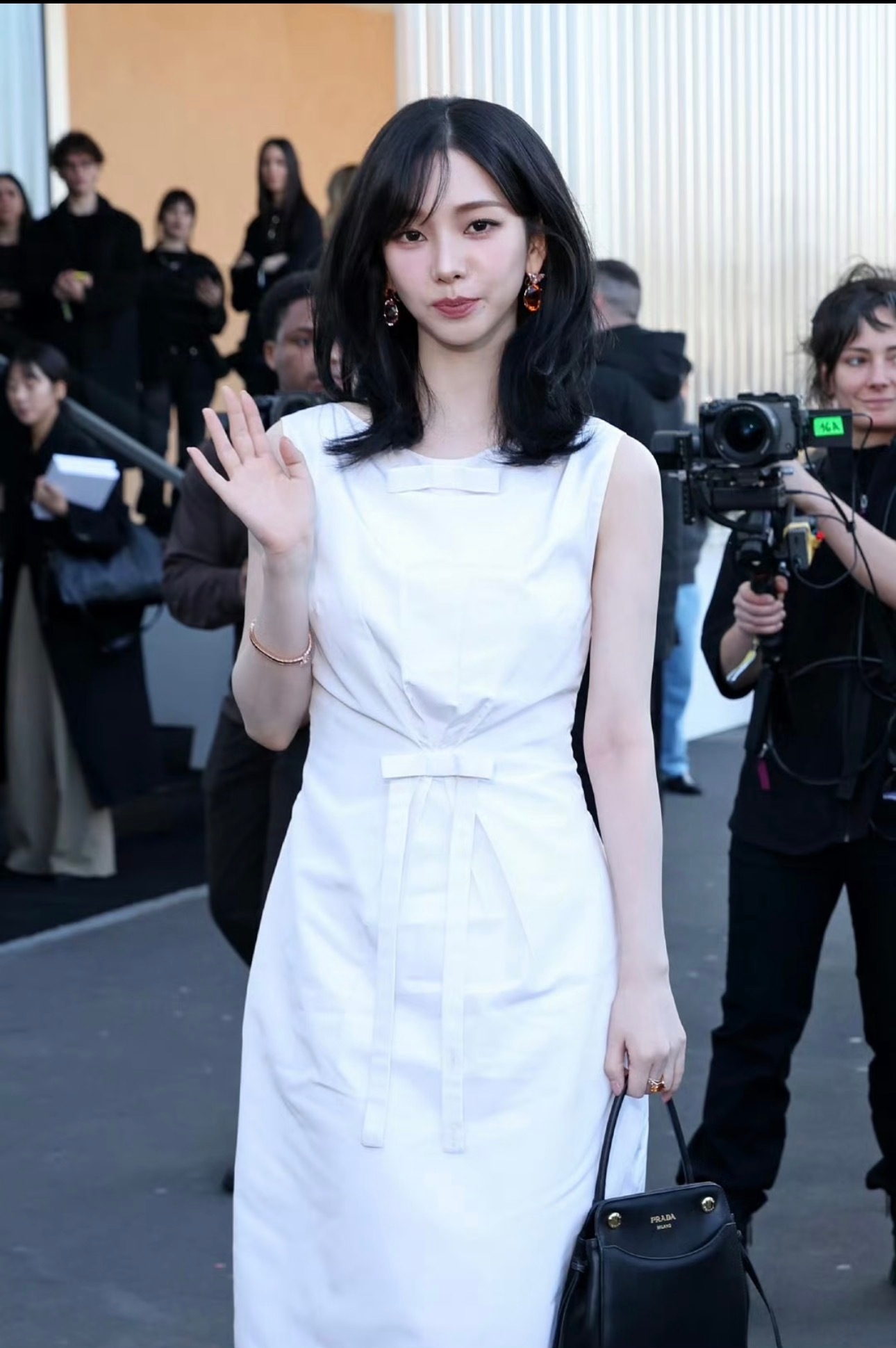 米兰时装周Prada看秀艺人有柳智敏、郑在玹、Enhypen、sana，上次pr