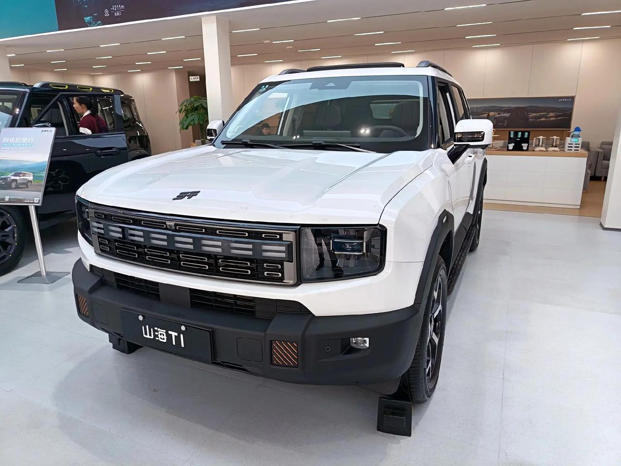 兄弟们，最近山海T1这车热度不低，我也去仔细研究试驾了一圈。咱不吹不黑，就像朋友