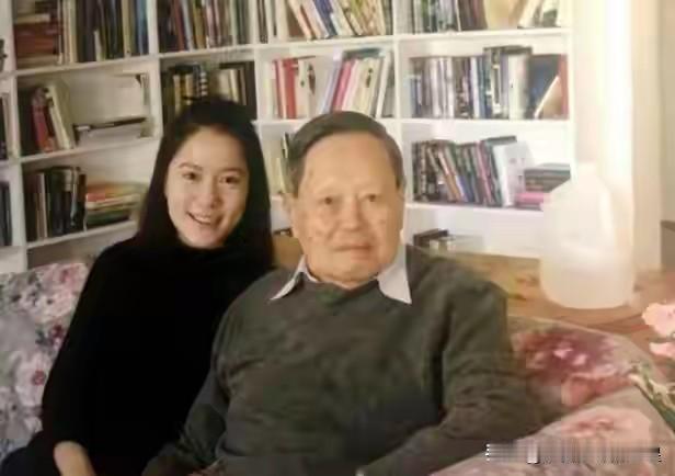 翁帆算是想明白了，背后原因让人直呼太精明！她这一步走对了吗？听说翁帆最近搬进