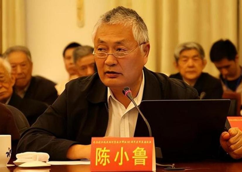 2018年，陈小鲁突发重病离世，临终前他终于对妻子粟惠宁，说出了埋藏半生的心里话