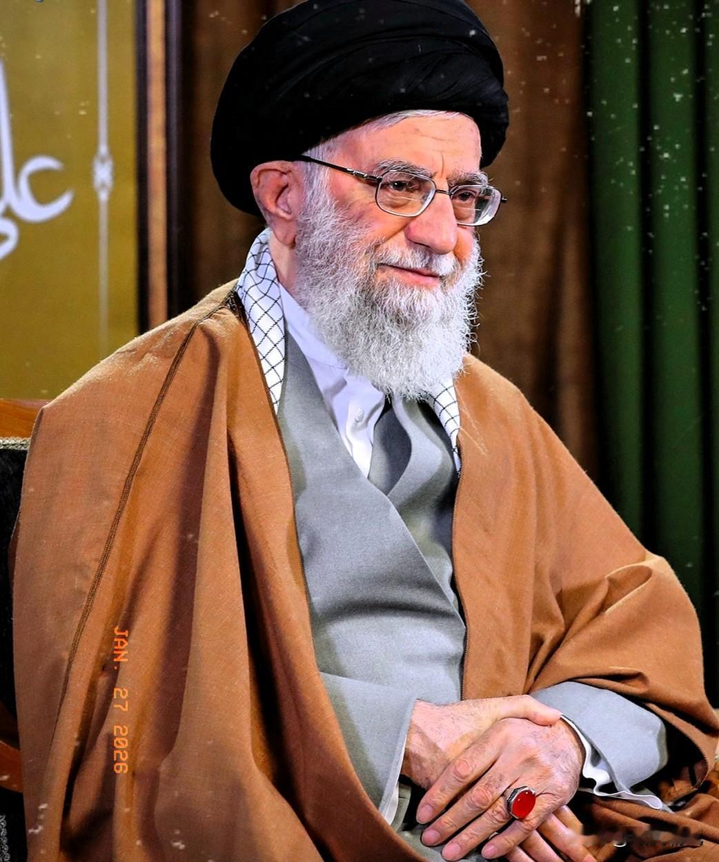 伊朗暂时不能没有哈梅内伊，媒体报道哈梅内伊已经进入了地堡，即便如此也不是因为怕死