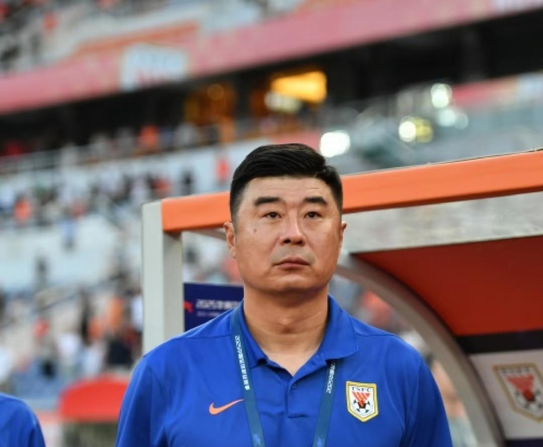 实话实说，“过渡”主帅韩鹏对山东泰山有4大贡献，证明3个事实，不服来辩！——