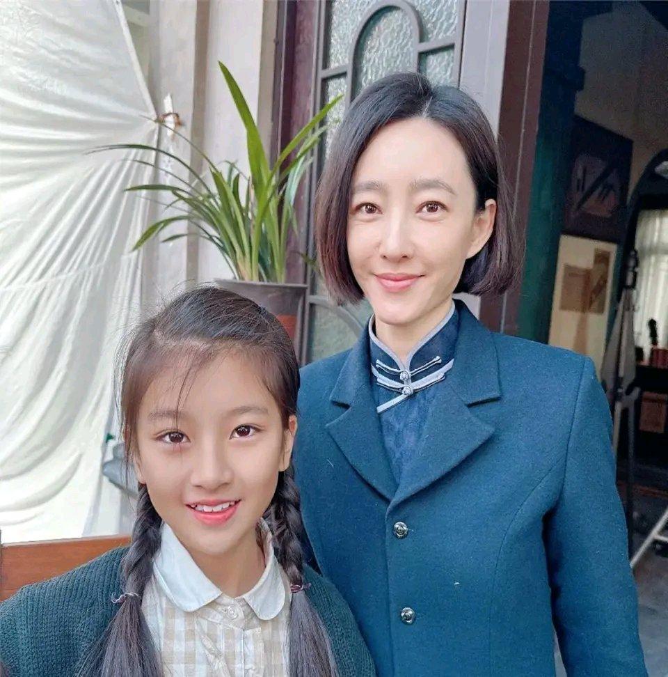 40岁的王丽坤如今转拍短剧，境遇令人唏嘘。想当年，她起点颇高，被徐克看中出道就是