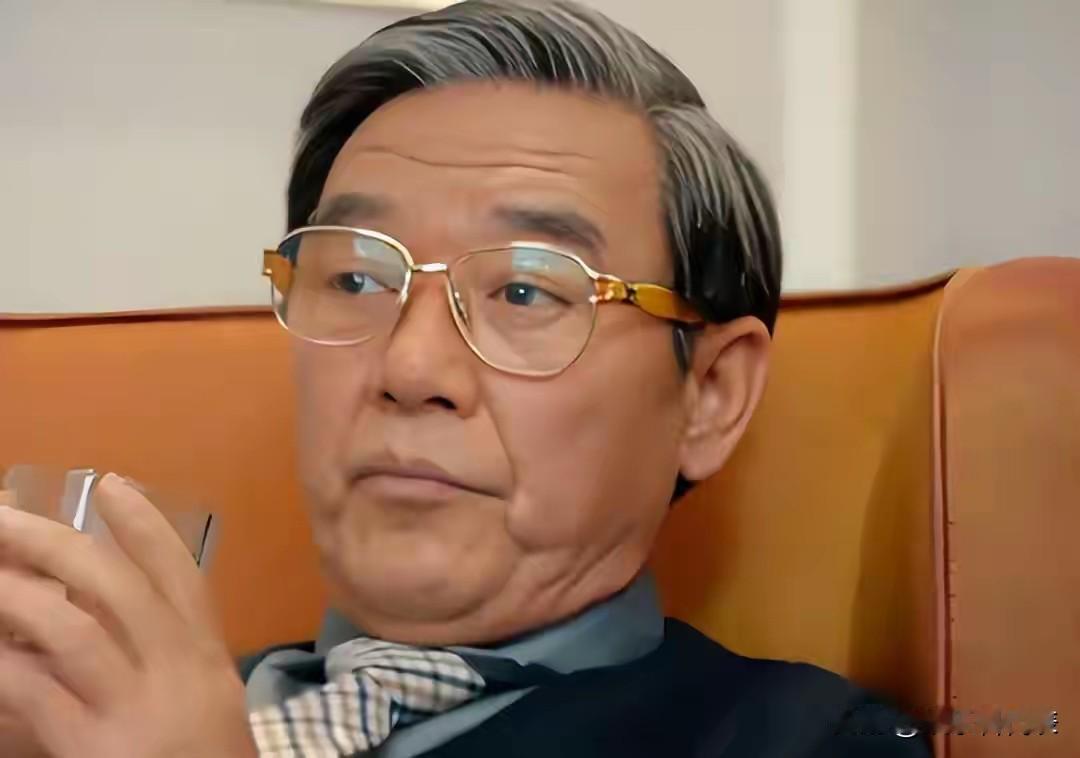 李立群当年逆着全网怼《繁花》，现在看也太神了吧。《繁花》热播时口碑炸天，拿