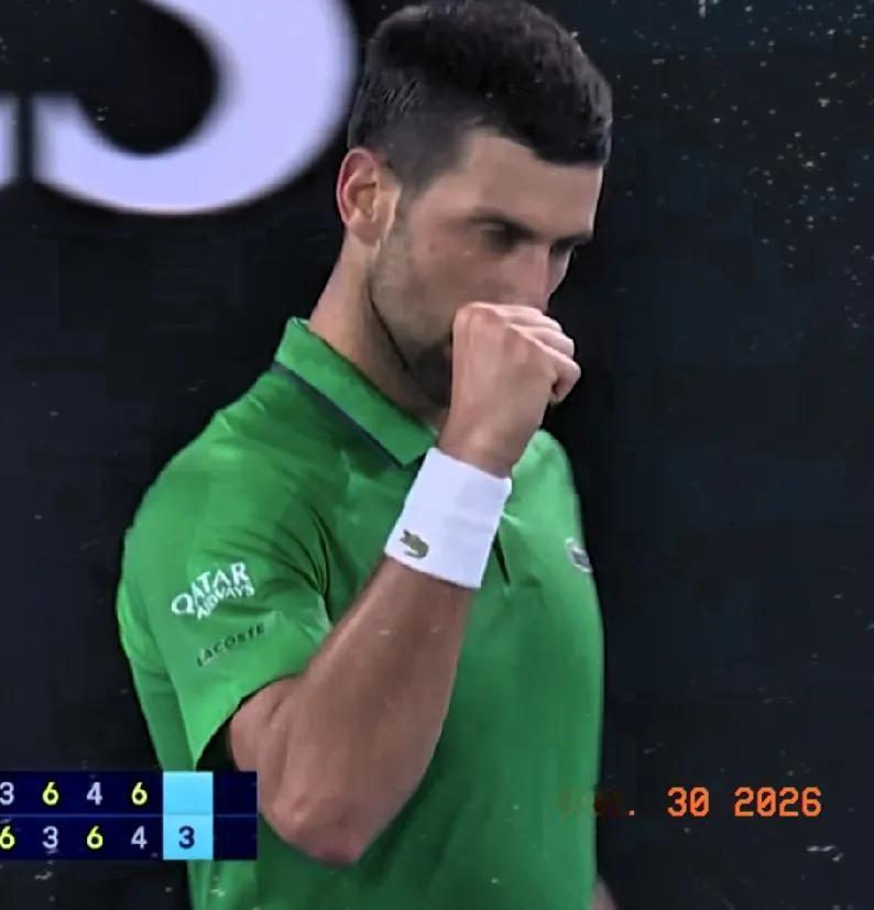 狼来了！决胜盘，德约又率先破发！笫七局，辛纳发球局，带出2个局点。德约科维