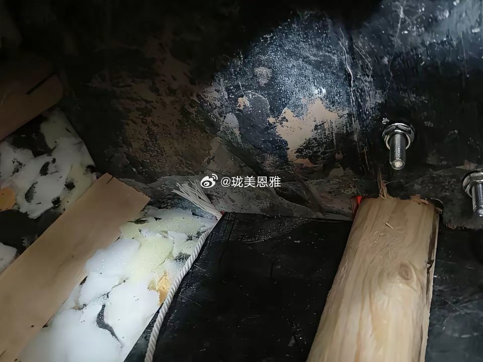东方甄选卖的溜溜凳里面全是垃圾要不是今天网上看到人家投诉我还觉得东方甄选这种大直