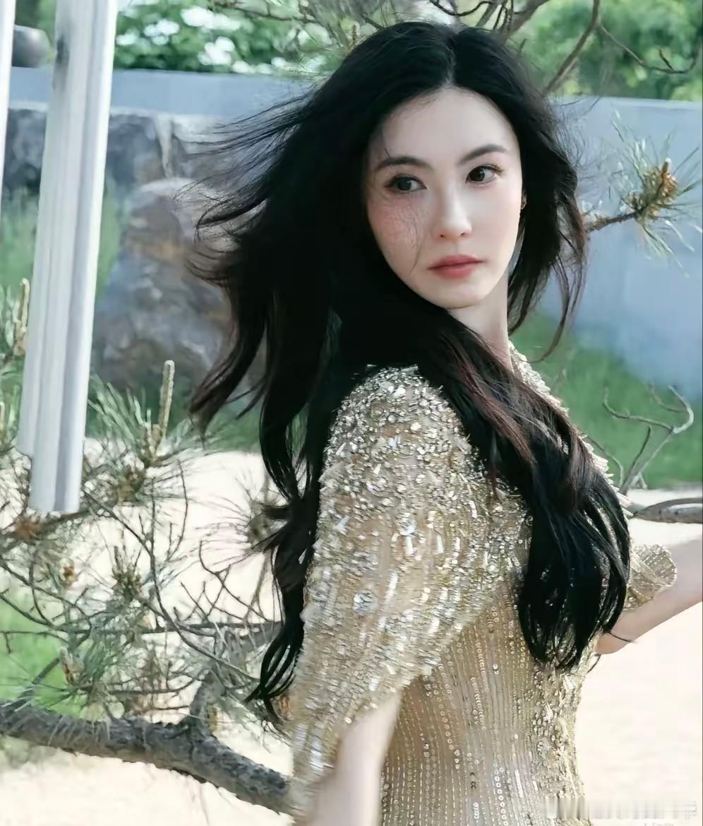 全网夸张柏芝会教育孩子，查了查张柏芝学历，​​​好家伙，万万没想到，她居然是高中