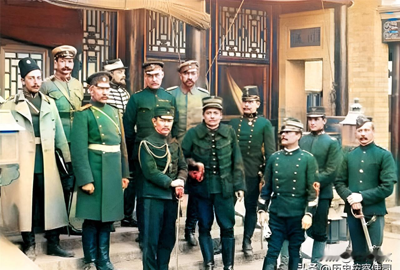 天津死了两万人，北京街巷堆满尸体，东北江边漂着尸首。这不是老电影里演的，是刚查