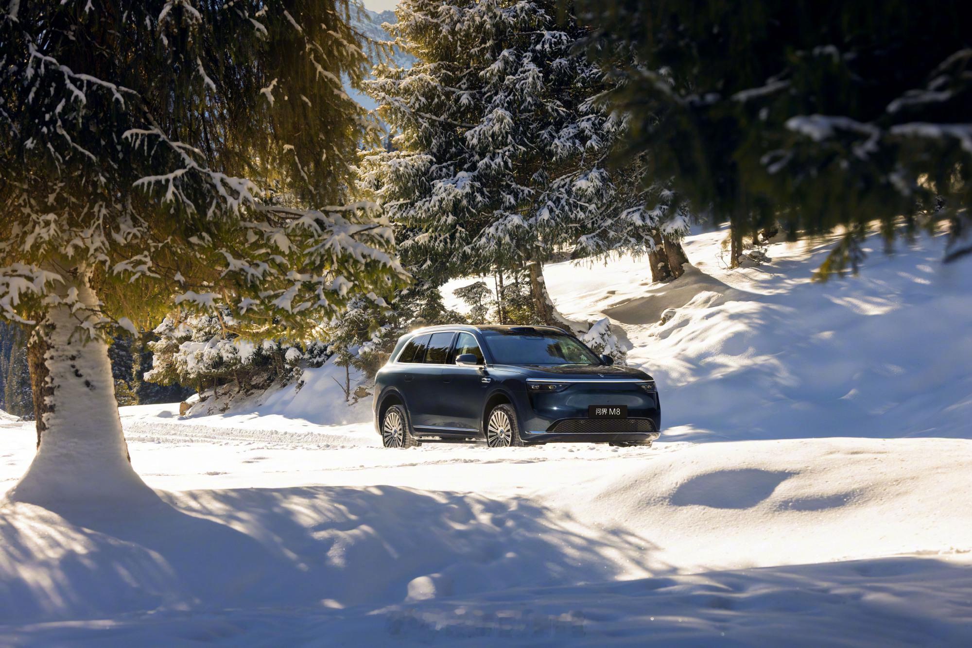 问界M8冬季出行实力护航北方车友冬季用车的痛点，问界M8全给拿捏了！极寒启动、续