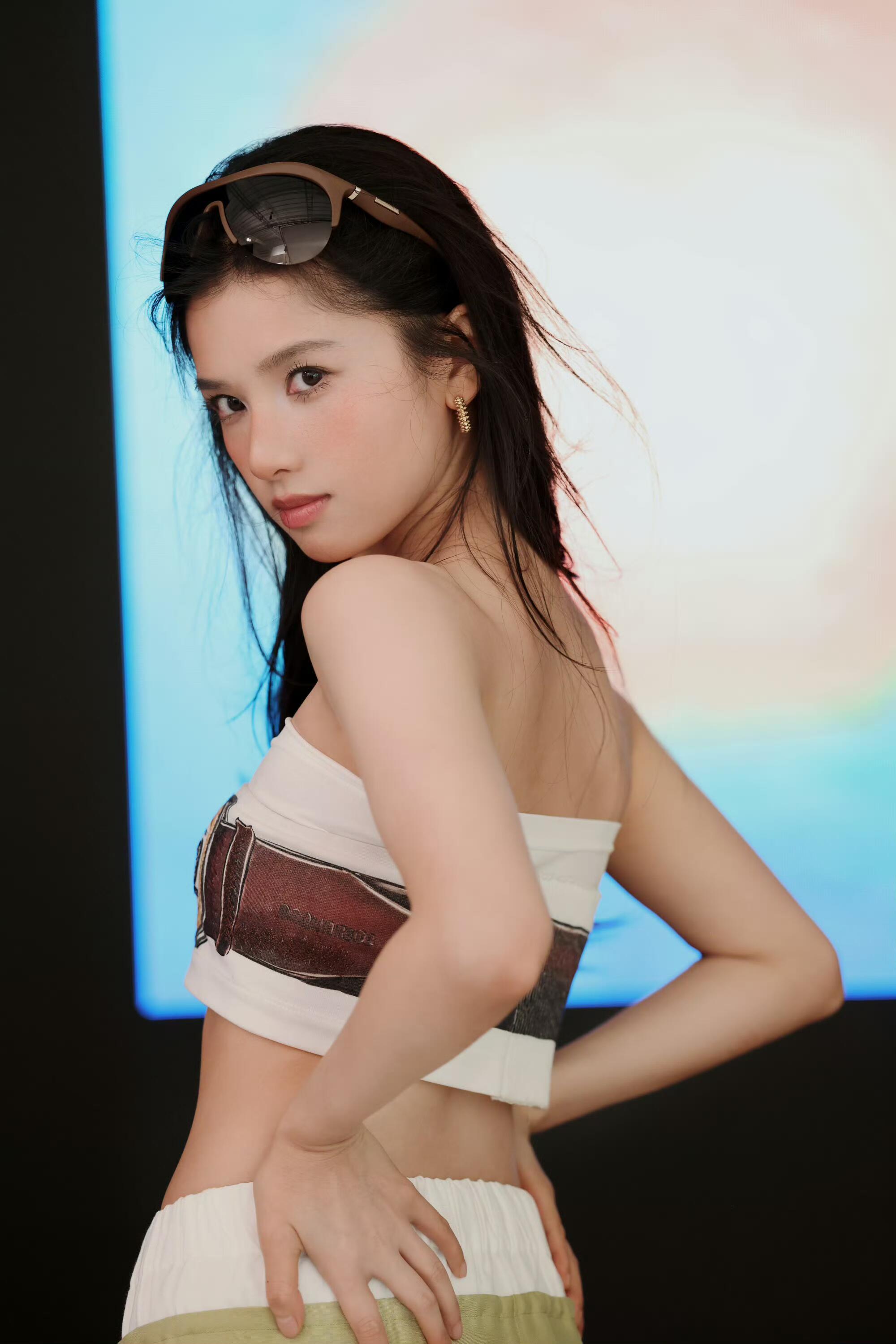 张婧仪猎豹一样的野性美张婧仪原生态的凌厉美谁被这组杂志大片惊艳到，张婧仪如同猎豹