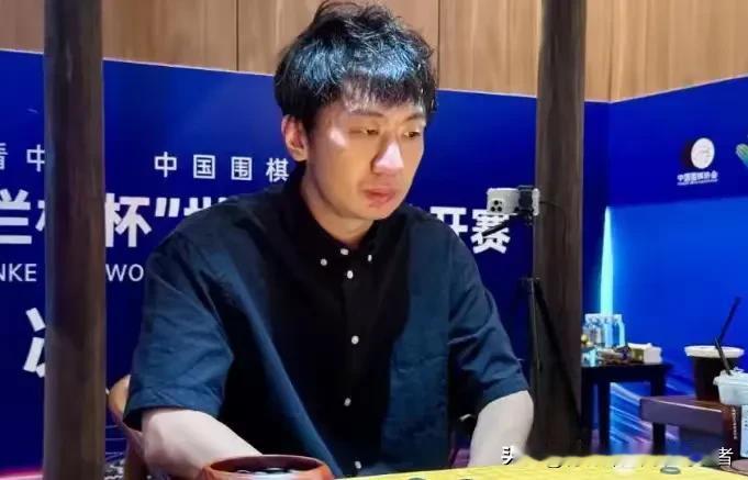 党毅飞爆冷击败韩国第一人申真谞，这场对决远非表面那么简单！他打破常规采用搏