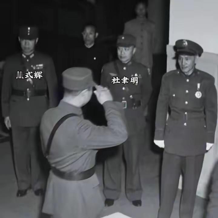 一个国民党上将，1949年没有去台湾，而是带着金条去泰国曼谷开工厂，结果赔得饭都