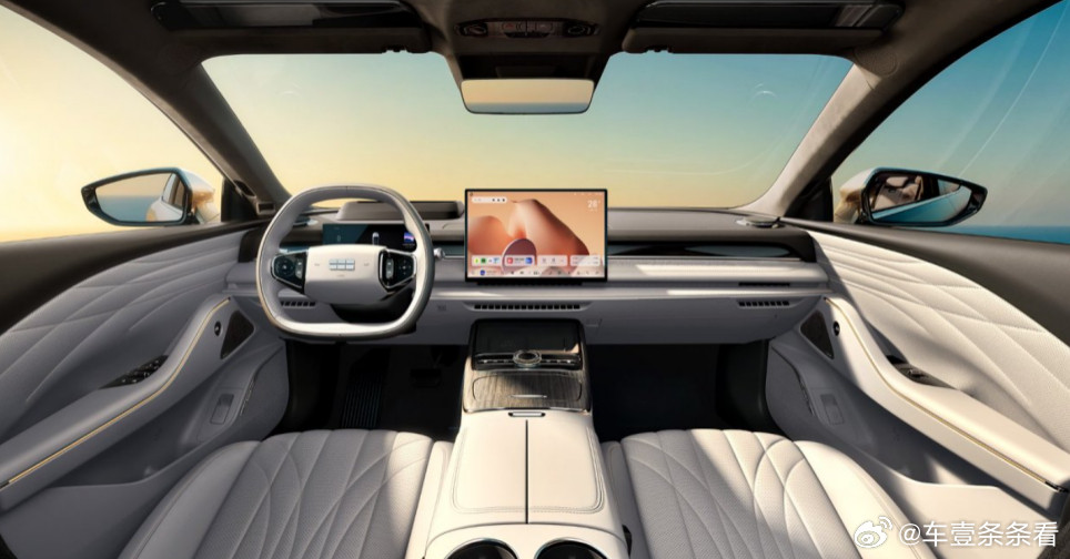 吉利银河，现在是不是真的比比亚迪还卷？吉利银河星耀8远航家，这是个最新版本的车型