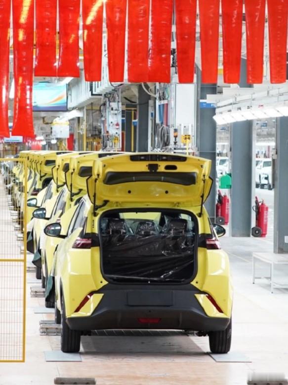 比亚迪巴西工厂的第10000台整车最近下线，这距离它十月份开工只过了大概一个半月