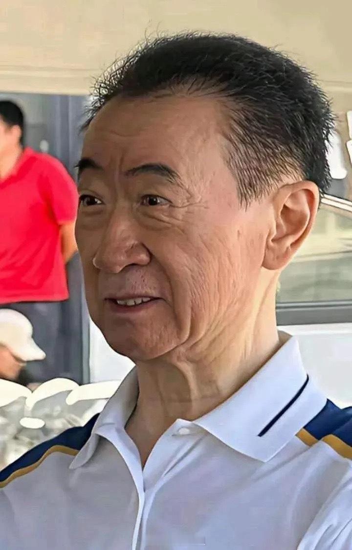 2026年7月，湛江开发区万达广场完成工商股权变更，万达商业旗下公司退出股东行列