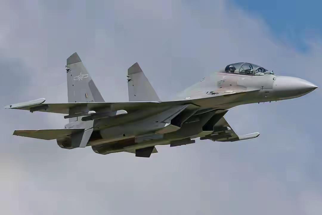 埃及空军“三国四系”的死局，被中国机群落地踩碎6000公里跨洲际转场，中国战