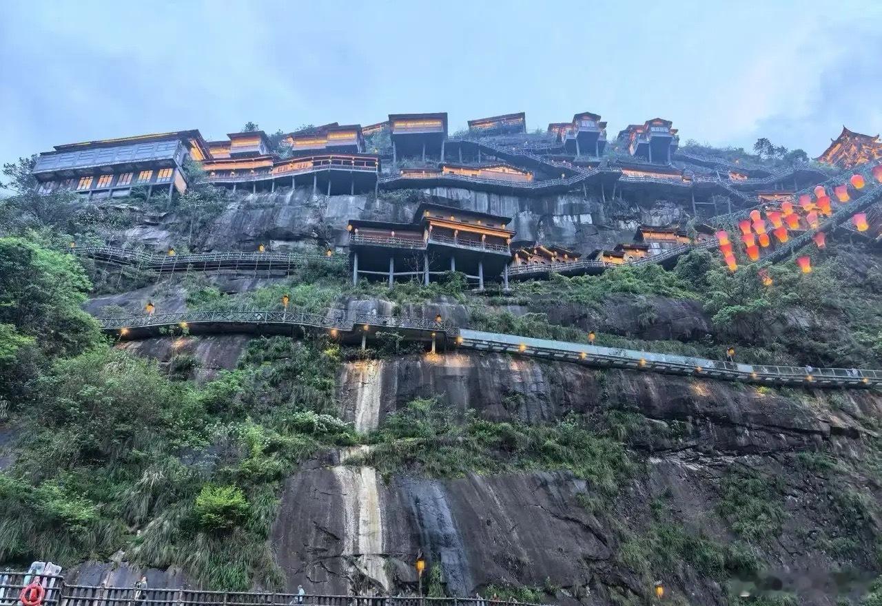 宁艺卓回怼粉丝a股每一轮牛市，都有一个规律，那就是月线主升浪，叠加场外资金搬家，