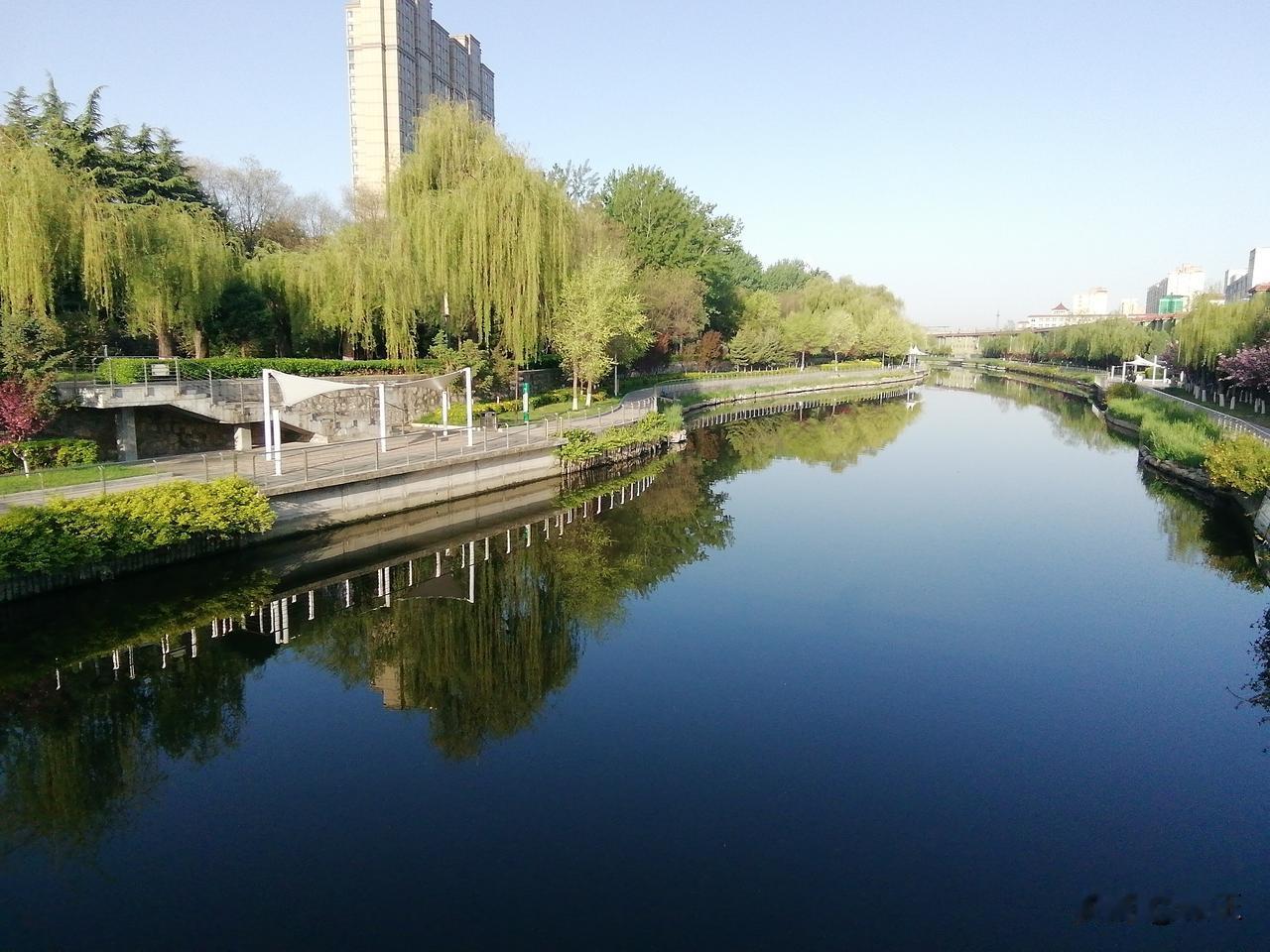 半个月前的一个下午，钓鱼回来一进门，爱人劈头盖脸冲我吼道：“让你嘴贱，这下惹祸了