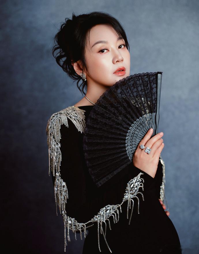 闫妮好可惜啊当最佳女主角宣布的那一刹那，真的是为闫妮感到很可惜，但是有时候可能