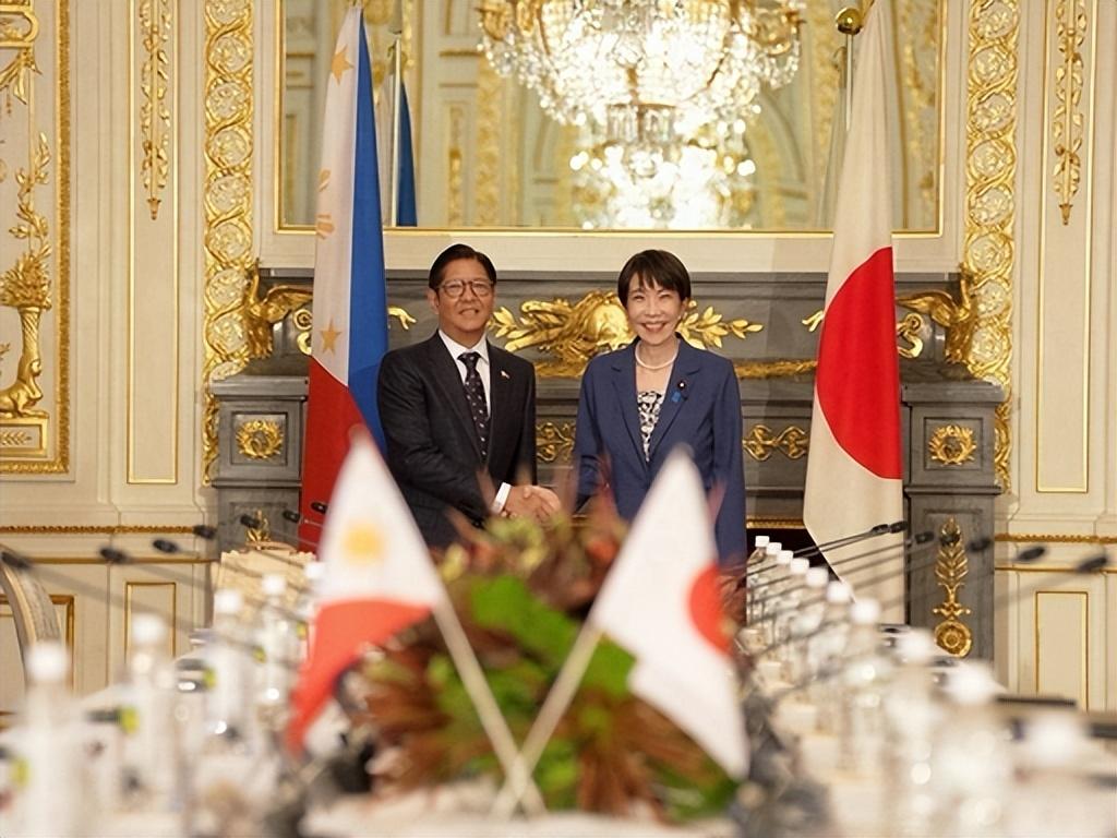 菲律宾这回真有点坐不住了！专家一翻老条约，事情不只黄岩岛那么简单，连巴丹群岛的“