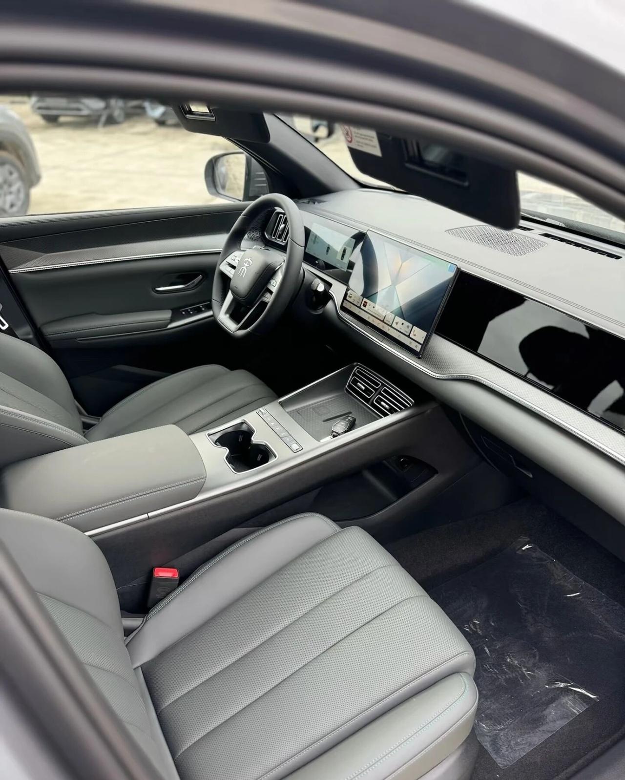 2026入手比亚迪的插混车型，务必盯着续航超200公里的版本2026款宋Pro