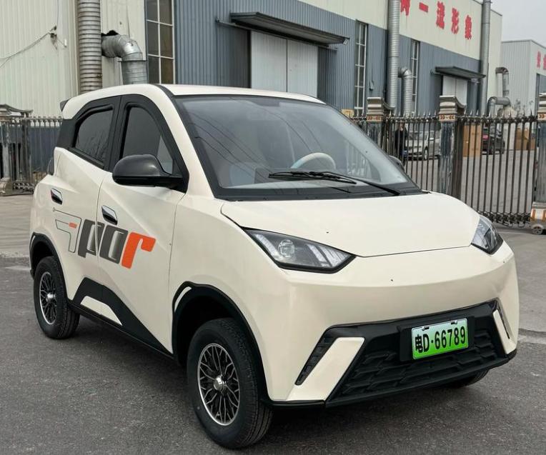 不少中老年朋友惦记入手低速四轮代步车，2026新规落地，到底还能不能买，一次性