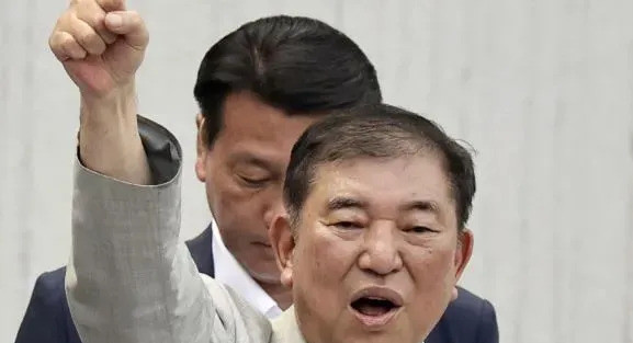 日本政客抹黑中国，背后有啥猫腻大事要发生！日本的石破茂跳