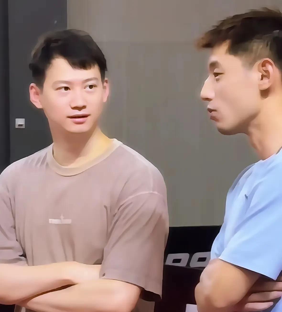 看到了吗？自从刘国梁被辞职后，越来越多的人敢和张继科玩了！这次周雨也去了张继科