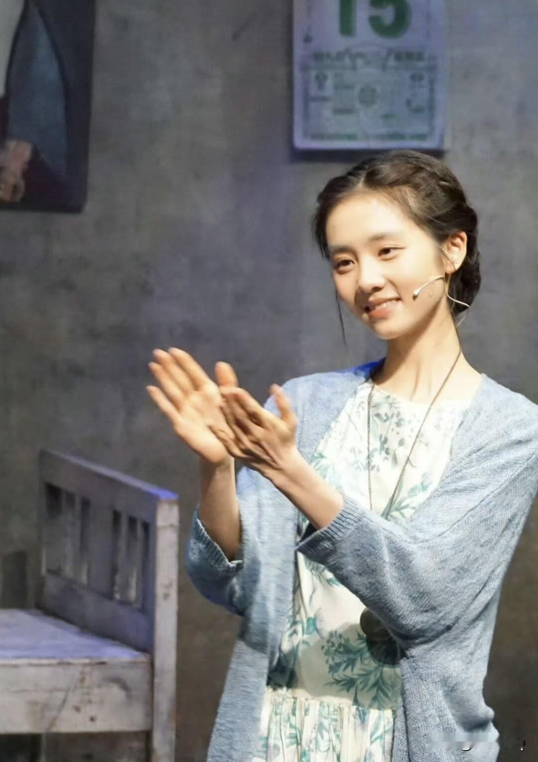 真的，黄多多这张侧颜巨像刘诗诗，连气质都如出一辙。