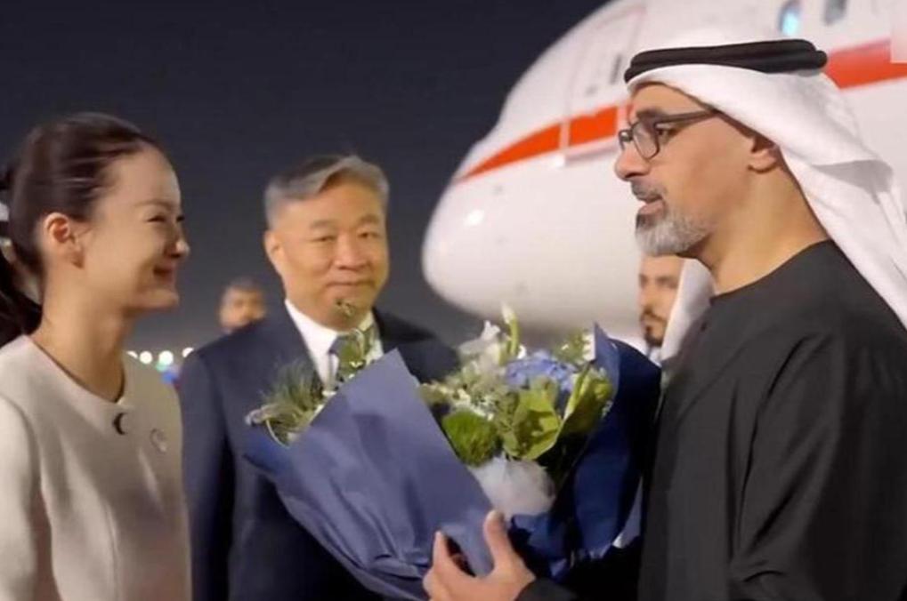 上万亿，不投美国，投中国。阿联酋这一刀，捅在美国霸权最软的地方。谁能想到，曾经