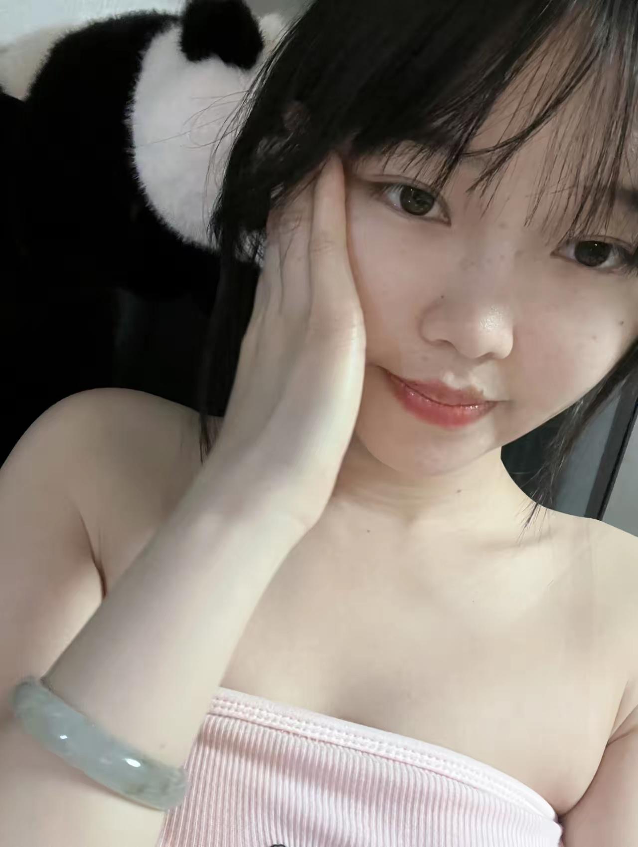 男朋友说我一碰就脸红他特别喜欢可是我也不想这样啊😦😦😦