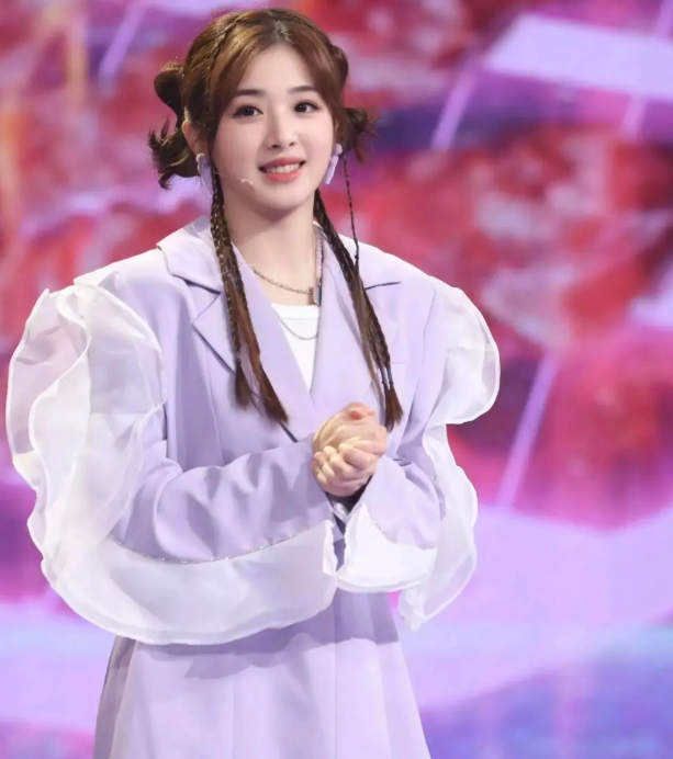 所有女明星里我最搞不懂的人就是张含韵了明明长得漂亮，身材还那么好，可为什