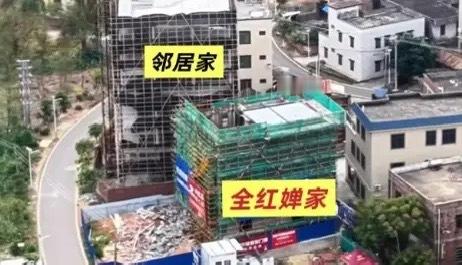 全红婵的家乡因奥运冠军的光环成为焦点，而最近，她家邻居的一栋新建楼房意外引发热议