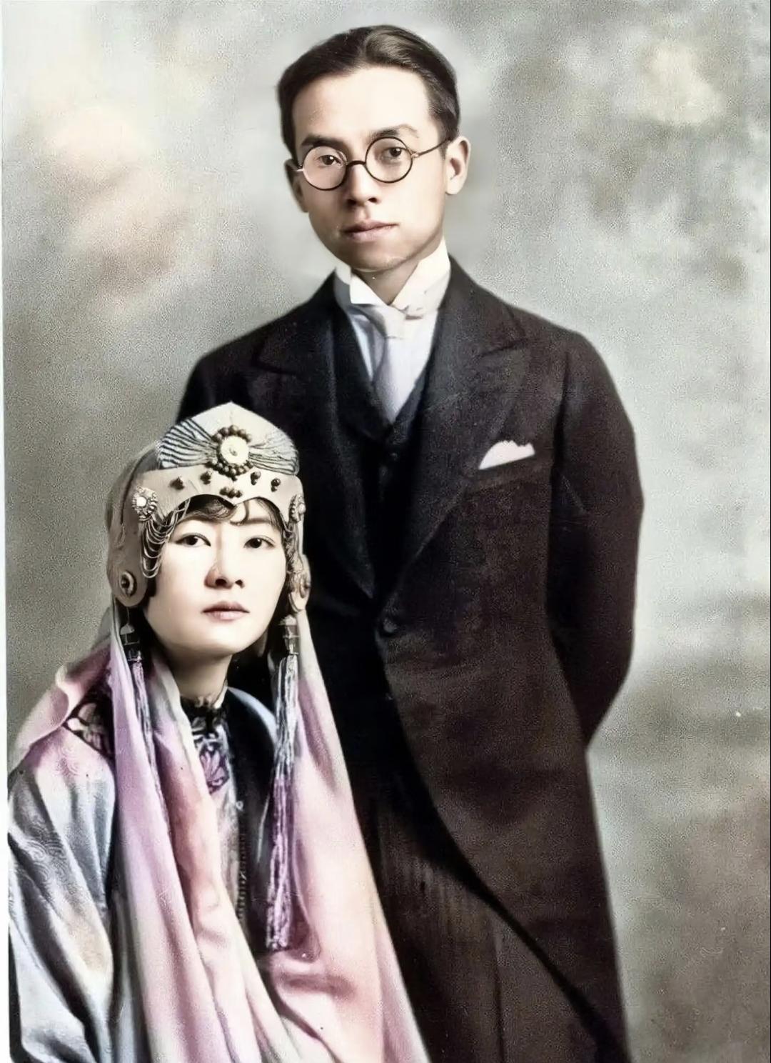 1928年，梁思成与林徽因在加拿大渥太华的中国总领事馆举行了婚礼,那年林徽因二十