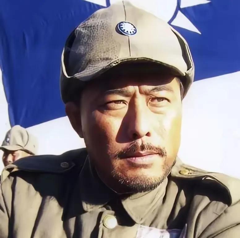 1948年12月22日，解放军攻入新保安，35军军长郭景云很顽固，掏出手枪连开两