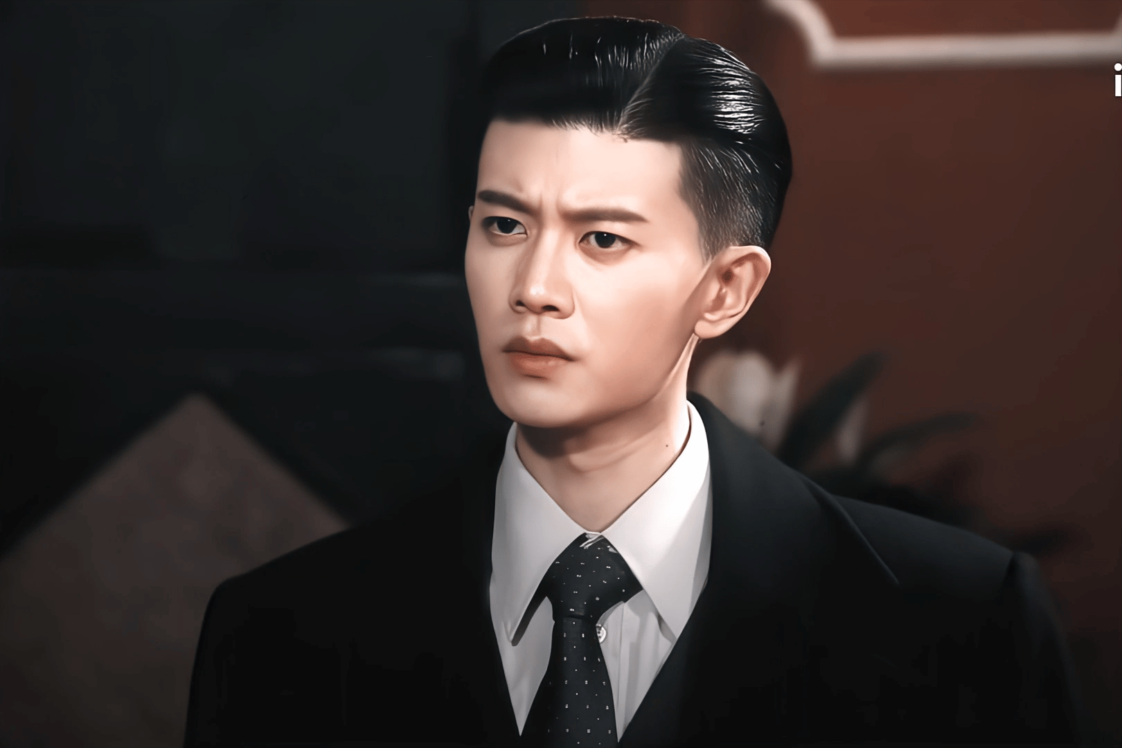 还记得风与潮杀青的场面是我最喜欢的杀青仪式我们的喜欢从来都是双向奔赴🍓任嘉伦2