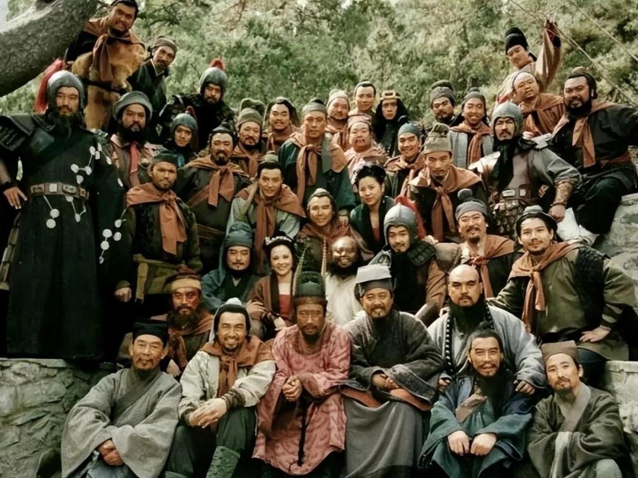 《水浒传》：梁山108将前期征战无一折损，为何在征方腊的时候死伤大半？梁山1
