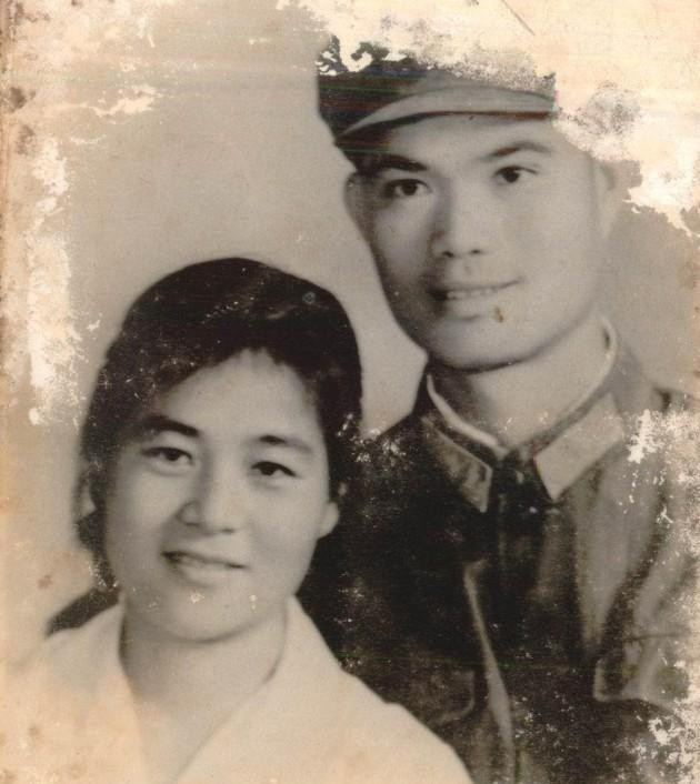 1971年，23岁的女干部<em>李玉枝</em>嫁给了一级伤残战斗英雄，婚后，她竟然拿布条把自己