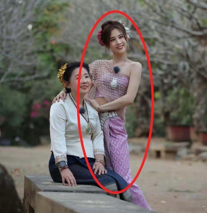 你敢信这是黄圣依，身材四十岁还能保持这么好真太让人羡慕了…​​​